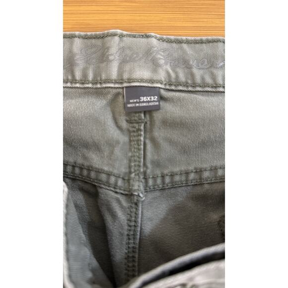 Eddie Bauer Jeans Men's 36x32 Green Medium Wash Relaxed Straight Leg Jeans - Picture 3 of 4